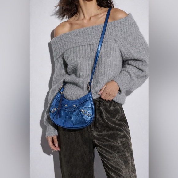 Giftable - Gray Sweater - Picture 6 of 11